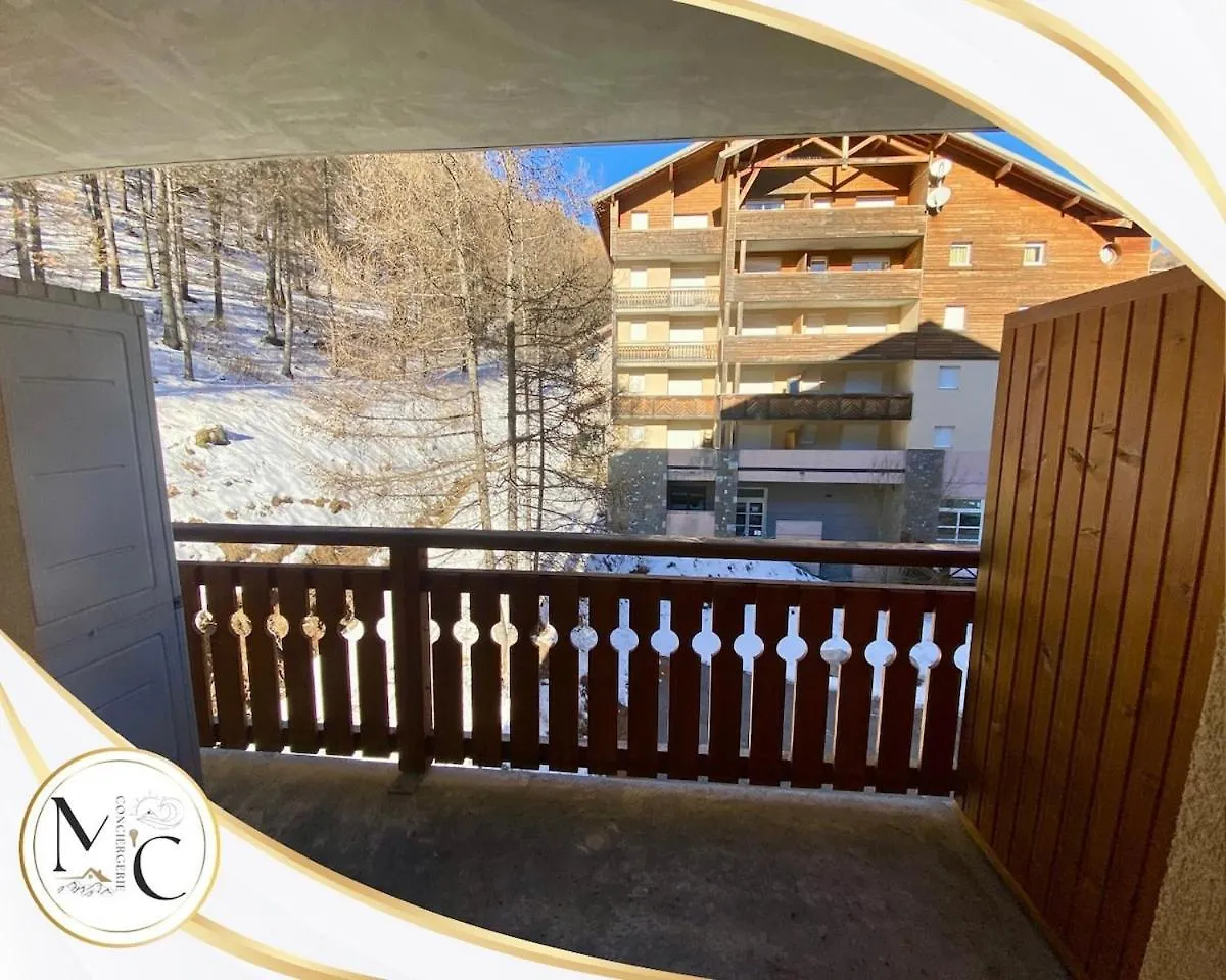 Apartment T2 Ski, Heated Pool, Hammam Allos France
